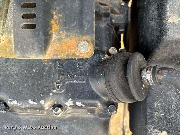 image for item EG7019 2003 John Deere 5105 tractor