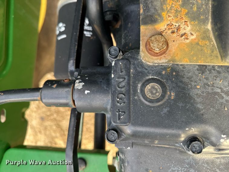 image for item EG7019 2003 John Deere 5105 tractor