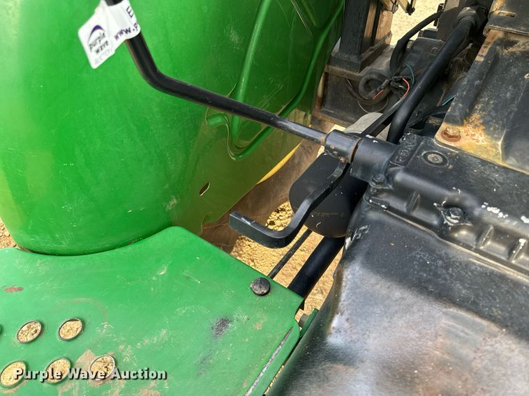 image for item EG7019 2003 John Deere 5105 tractor