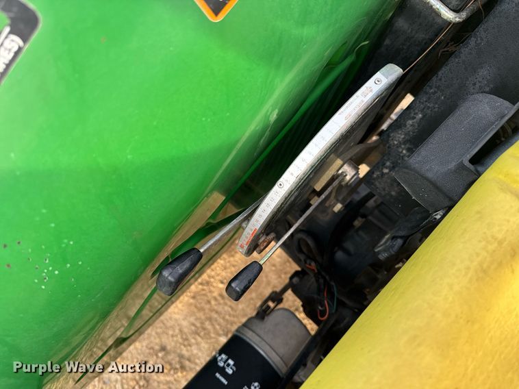 image for item EG7019 2003 John Deere 5105 tractor