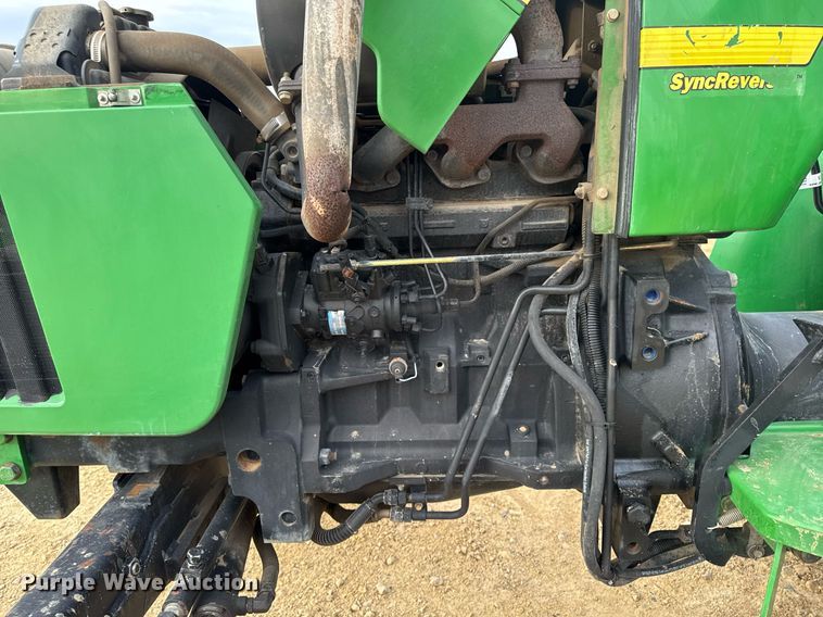 image for item EG7019 2003 John Deere 5105 tractor