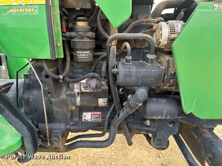 image for item EG7019 2003 John Deere 5105 tractor