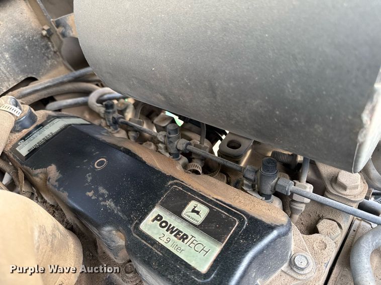 image for item EG7019 2003 John Deere 5105 tractor