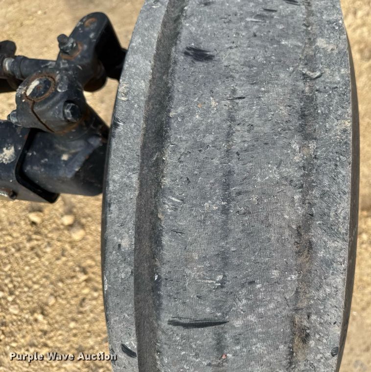 image for item EG7019 2003 John Deere 5105 tractor