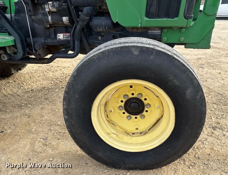 image for item EG7019 2003 John Deere 5105 tractor