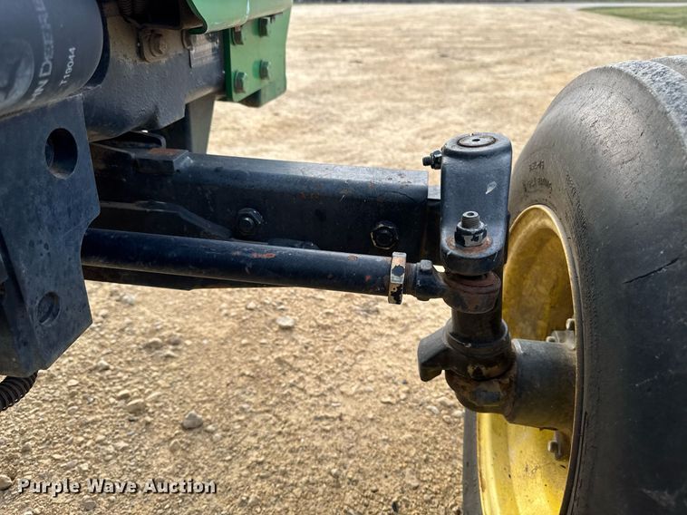 image for item EG7019 2003 John Deere 5105 tractor