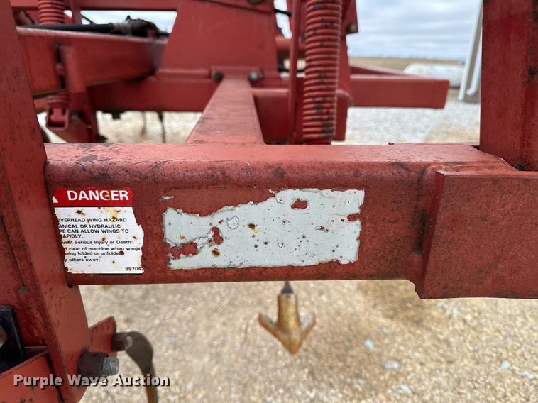 image for item EG7066 Sunflower 5033-24 field cultivator