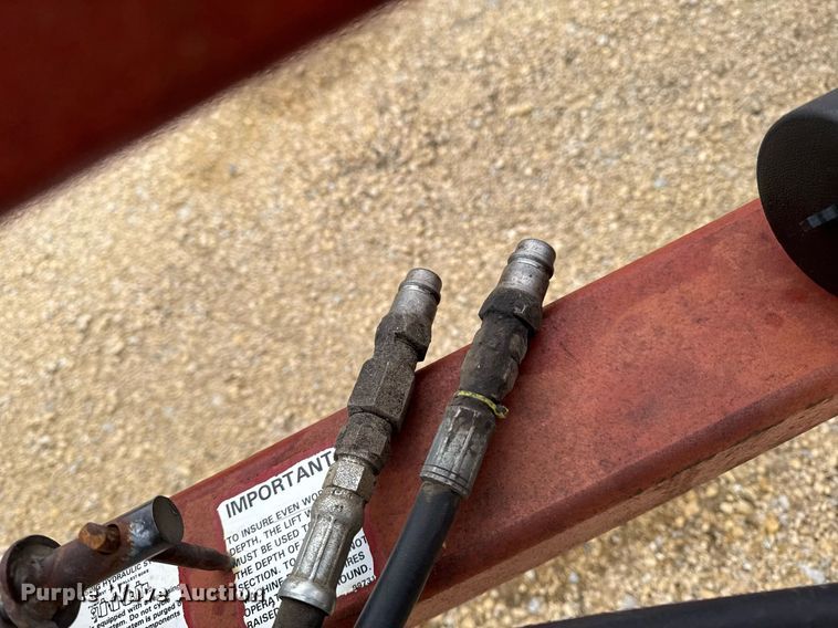 image for item EG7066 Sunflower 5033-24 field cultivator