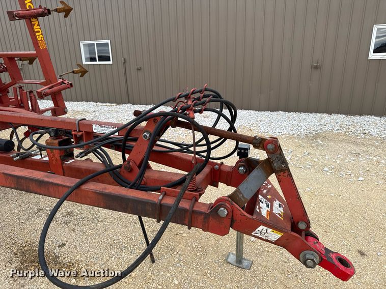 image for item EG7066 Sunflower 5033-24 field cultivator