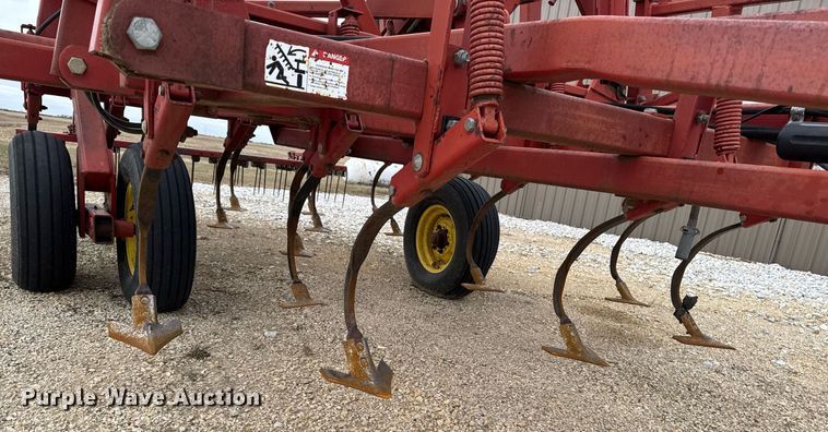 image for item EG7066 Sunflower 5033-24 field cultivator