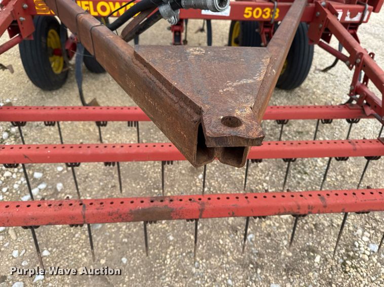 image for item EG7066 Sunflower 5033-24 field cultivator