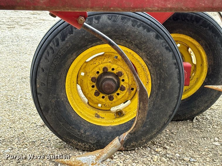 image for item EG7066 Sunflower 5033-24 field cultivator