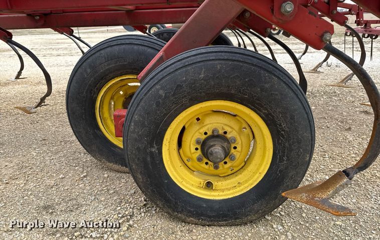 image for item EG7066 Sunflower 5033-24 field cultivator