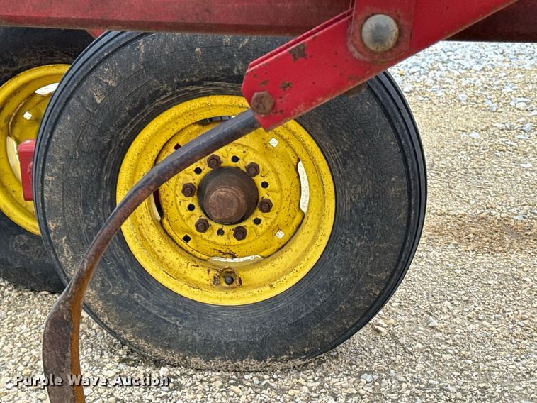 image for item EG7066 Sunflower 5033-24 field cultivator