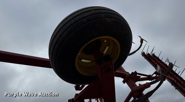 image for item EG7066 Sunflower 5033-24 field cultivator