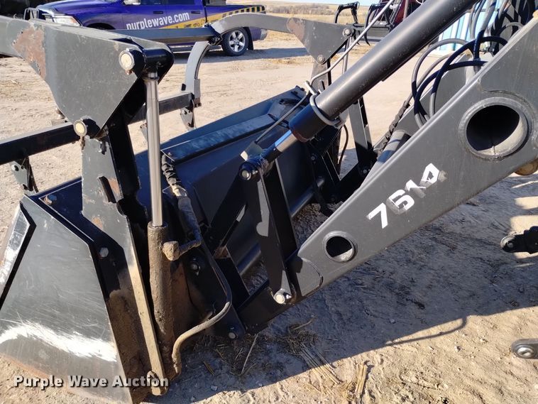 image for item EG9969 2002 New Holland TV140 bi-directional tractor