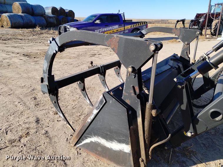 image for item EG9969 2002 New Holland TV140 bi-directional tractor