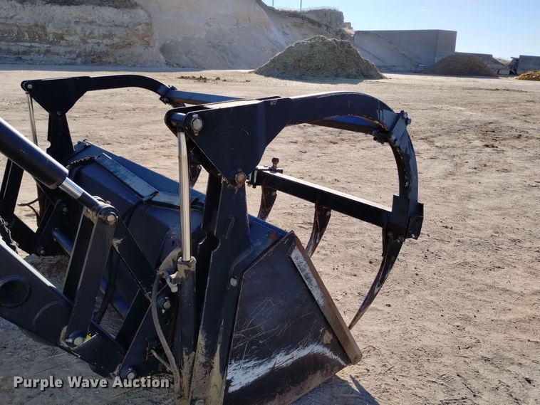 image for item EG9969 2002 New Holland TV140 bi-directional tractor