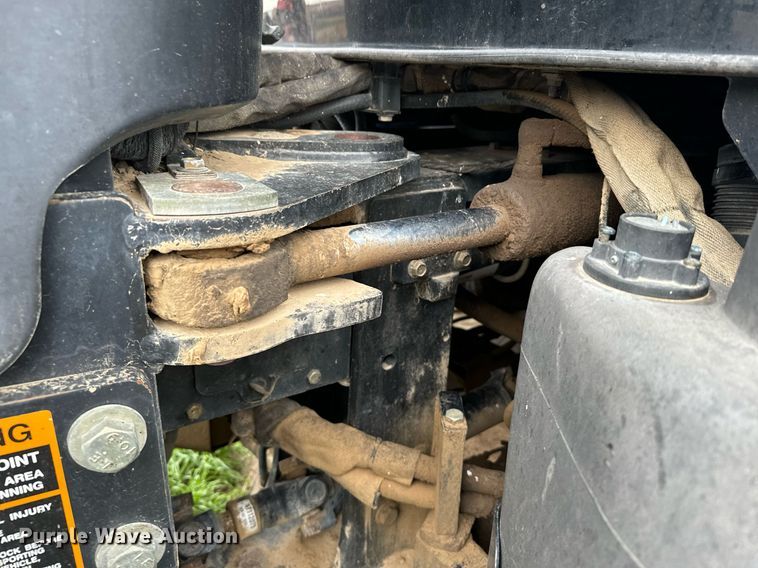 image for item EG9969 2002 New Holland TV140 bi-directional tractor