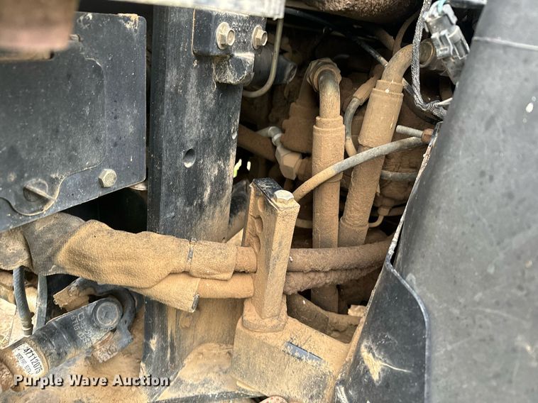 image for item EG9969 2002 New Holland TV140 bi-directional tractor