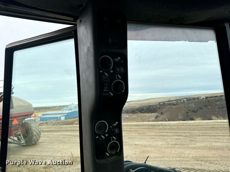 image for item EG9969 2002 New Holland TV140 bi-directional tractor