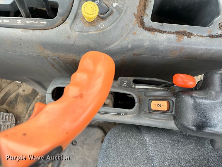 image for item EG9969 2002 New Holland TV140 bi-directional tractor