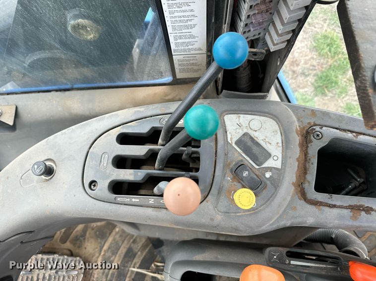 image for item EG9969 2002 New Holland TV140 bi-directional tractor