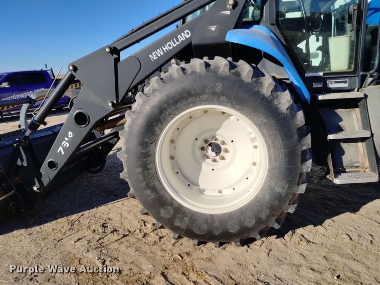 image for item EG9969 2002 New Holland TV140 bi-directional tractor