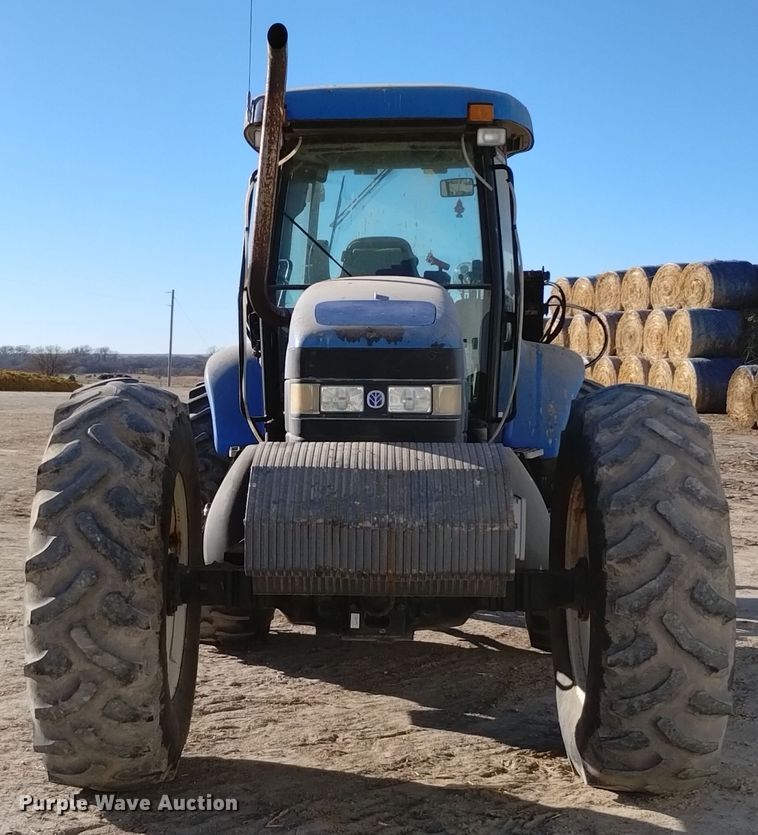 image for item EG9980 2002 New Holland  TV140 bi-directional tractor