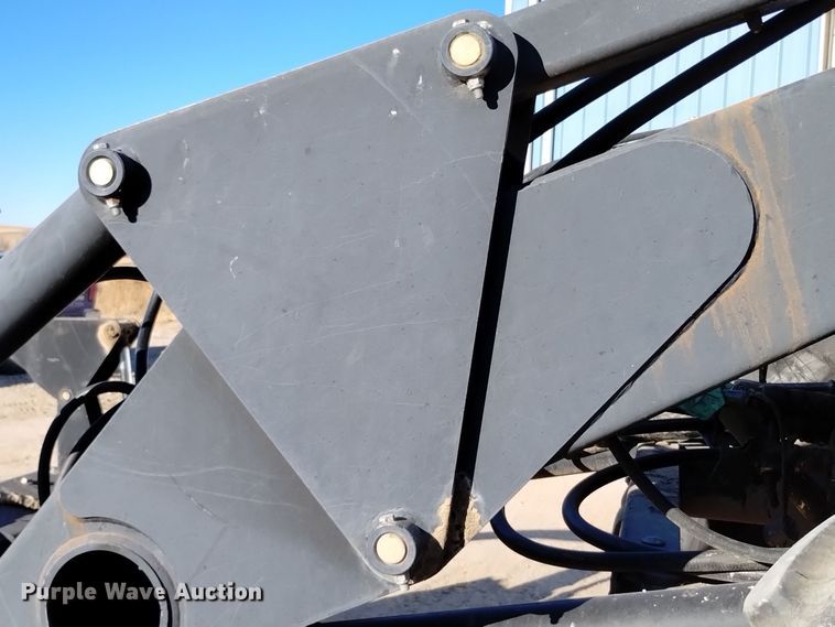 image for item EG9980 2002 New Holland  TV140 bi-directional tractor