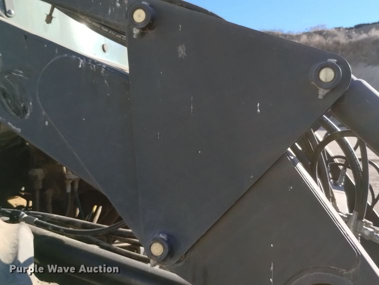 image for item EG9980 2002 New Holland  TV140 bi-directional tractor