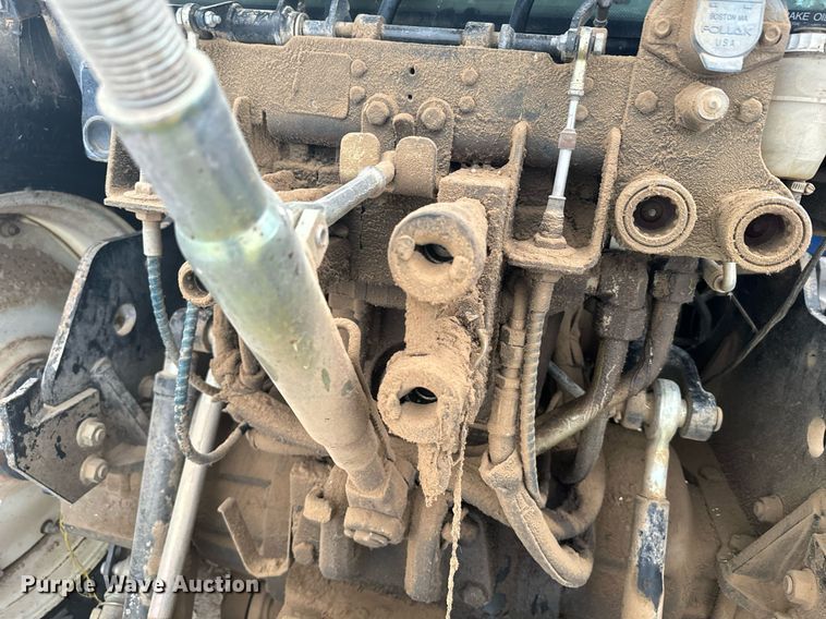 image for item EG9980 2002 New Holland  TV140 bi-directional tractor