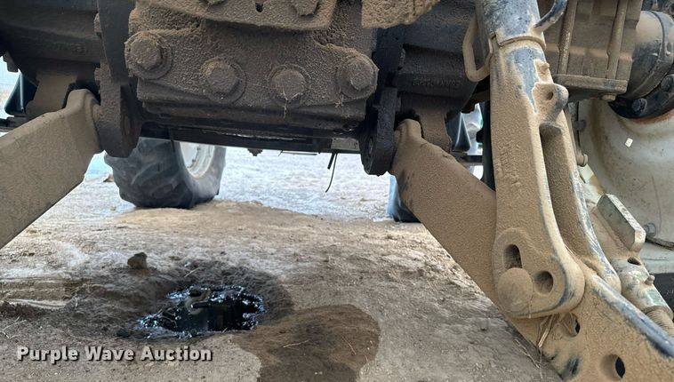 image for item EG9980 2002 New Holland  TV140 bi-directional tractor