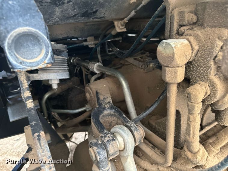 image for item EG9980 2002 New Holland  TV140 bi-directional tractor