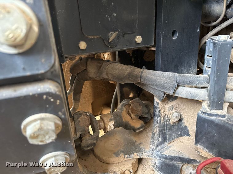 image for item EG9980 2002 New Holland  TV140 bi-directional tractor