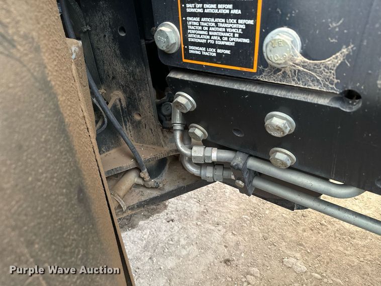 image for item EG9980 2002 New Holland  TV140 bi-directional tractor