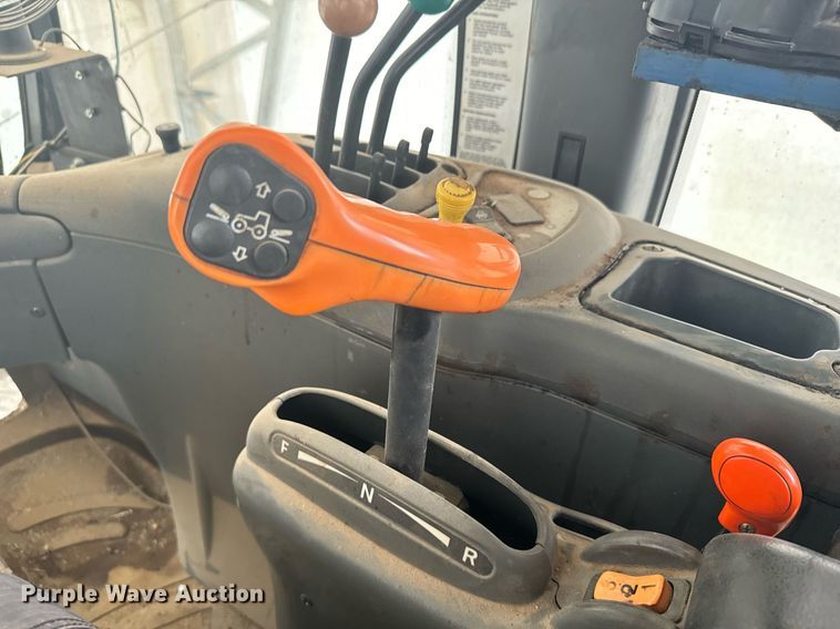 image for item EG9980 2002 New Holland  TV140 bi-directional tractor