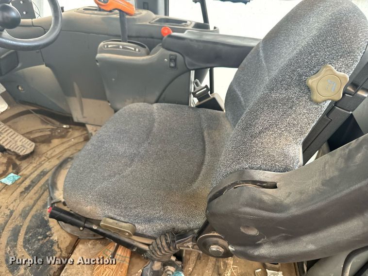 image for item EG9980 2002 New Holland  TV140 bi-directional tractor