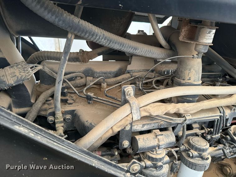 image for item EG9980 2002 New Holland  TV140 bi-directional tractor