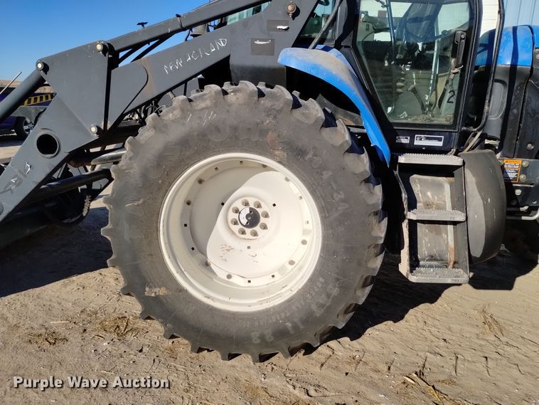 image for item EG9980 2002 New Holland  TV140 bi-directional tractor