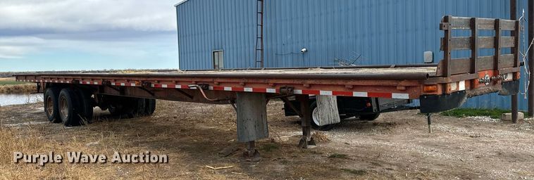 image for item EG9987 1972 Transcraft TH-40 flatbed trailer