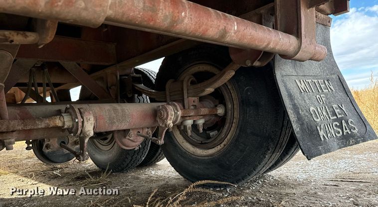 image for item EG9987 1972 Transcraft TH-40 flatbed trailer