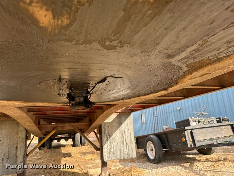 image for item EG9987 1972 Transcraft TH-40 flatbed trailer