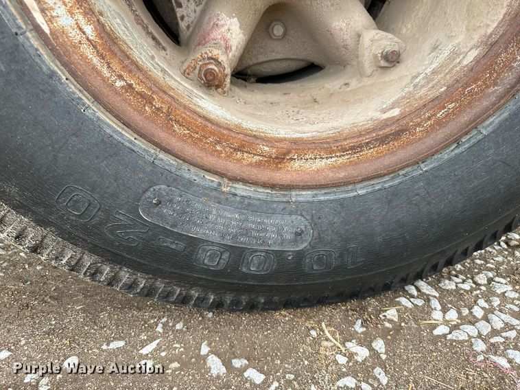 image for item EG9987 1972 Transcraft TH-40 flatbed trailer