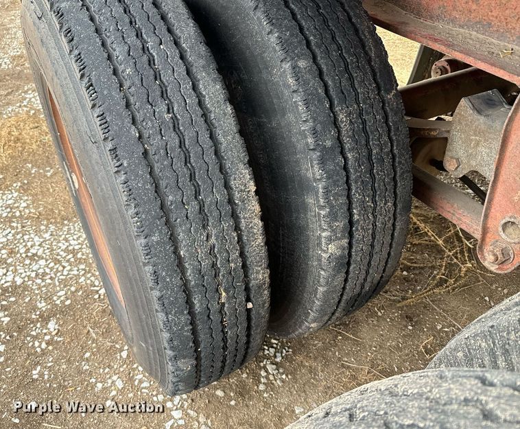 image for item EG9987 1972 Transcraft TH-40 flatbed trailer