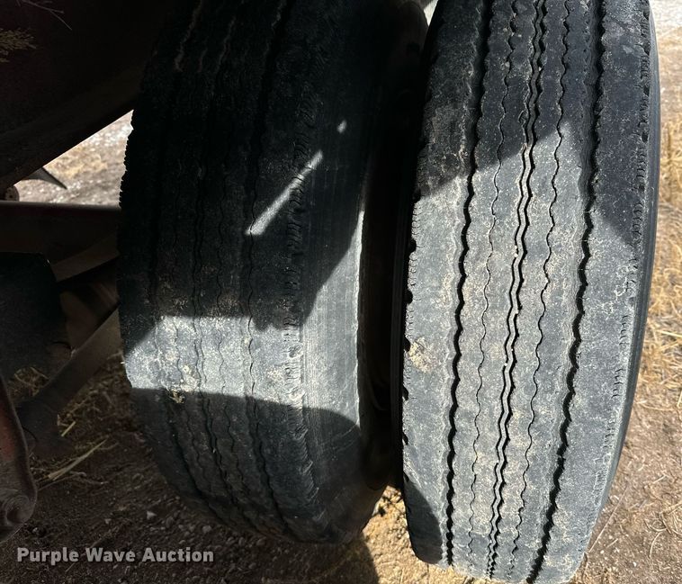 image for item EG9987 1972 Transcraft TH-40 flatbed trailer