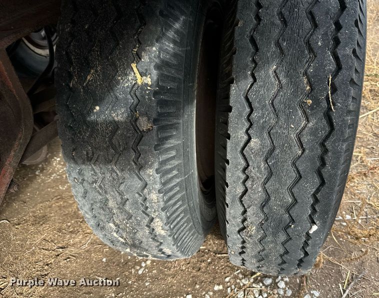 image for item EG9987 1972 Transcraft TH-40 flatbed trailer