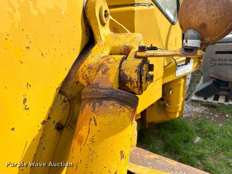 image for item EG9994 1970 Caterpillar 950 wheel loader