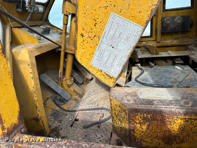 image for item EG9994 1970 Caterpillar 950 wheel loader