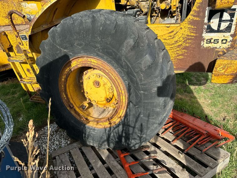 image for item EG9994 1970 Caterpillar 950 wheel loader